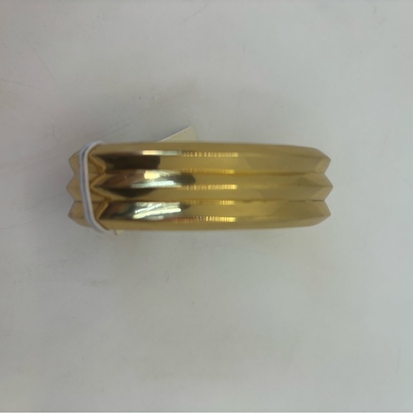 Final sale Sole Society Gold Bracelet - Picture 1 of 5